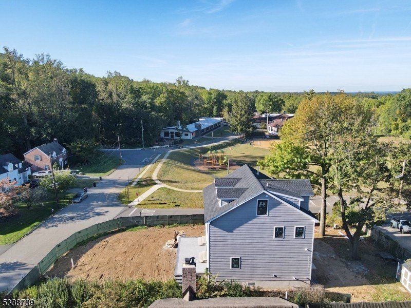 4 Hilltop Way. Essex Fells, NJ 07021