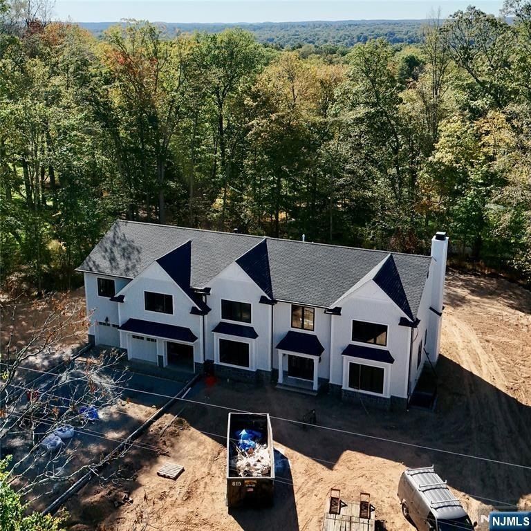 26 Huff Terrace. Montvale, NJ 07645