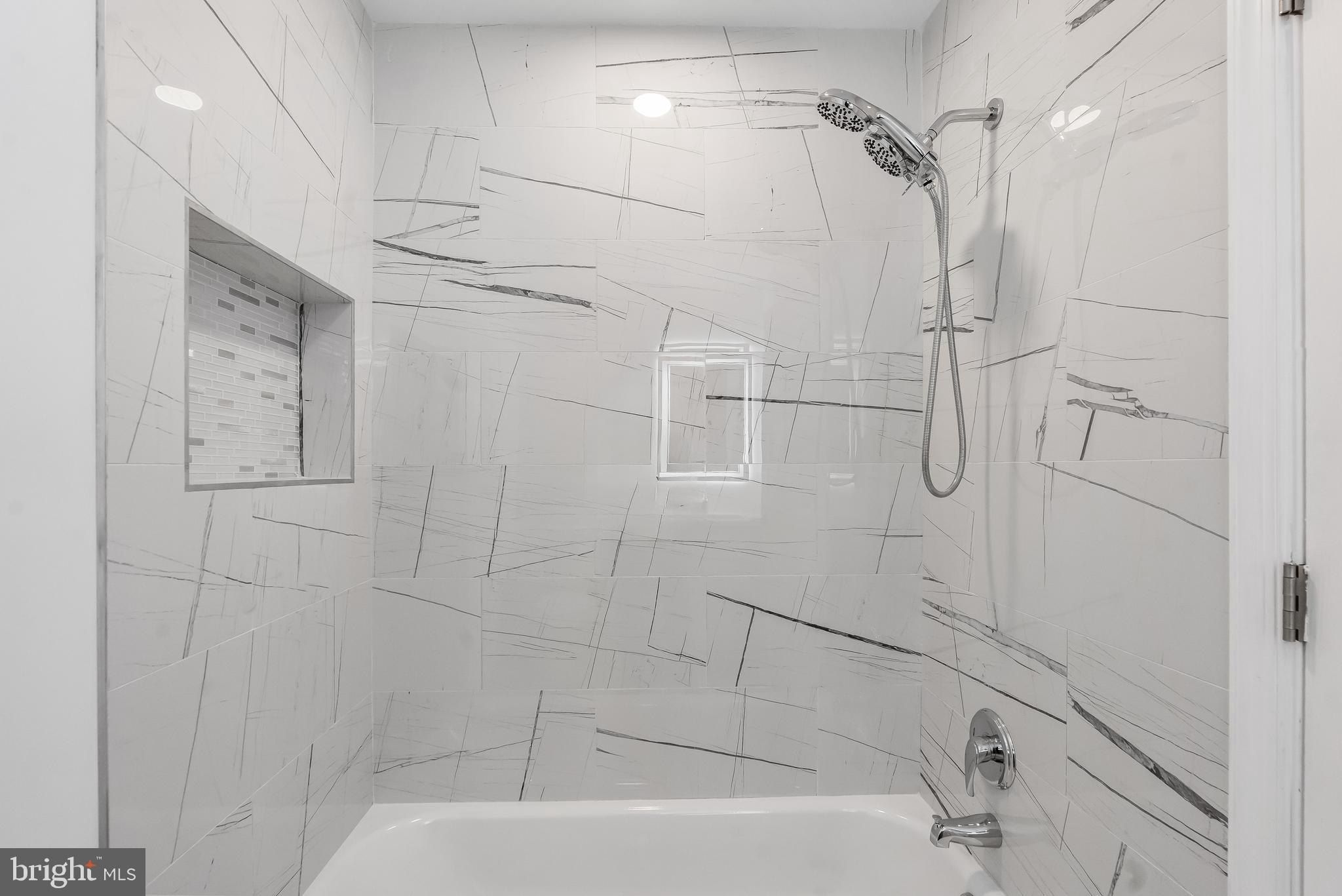 19 E 2Nd Avenue. Pine Hill, NJ 08021