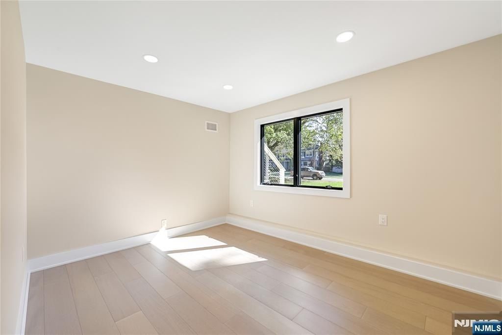 314 Meadowbrook Road. Wyckoff, NJ 07481