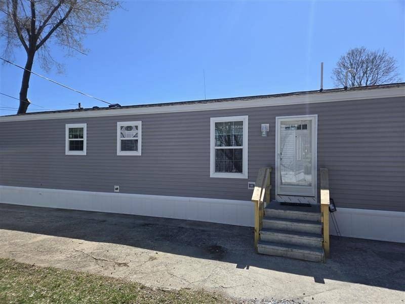 59 Fieldstone Drive. Lafayette, NJ 07848