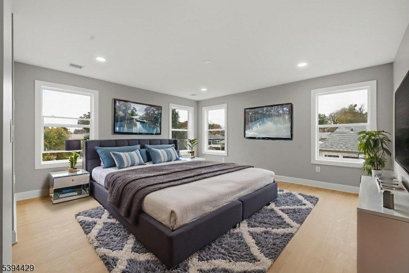 230 Oak Dr. Middlesex, NJ 08846