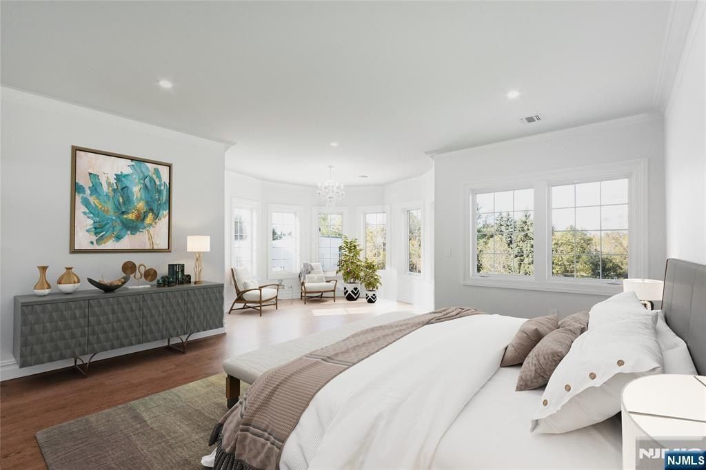 707 Black Hawk Lane. Franklin Lakes, NJ 07417