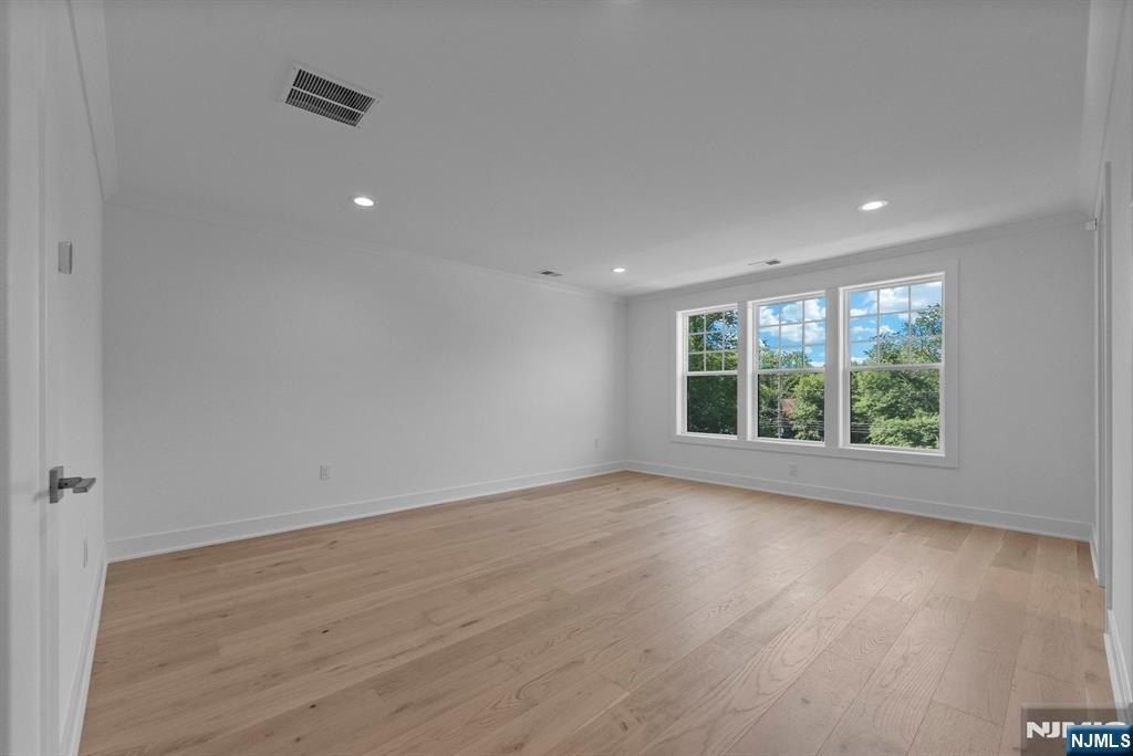 4 Goldfinch Drive. Upper Saddle River, NJ 07458