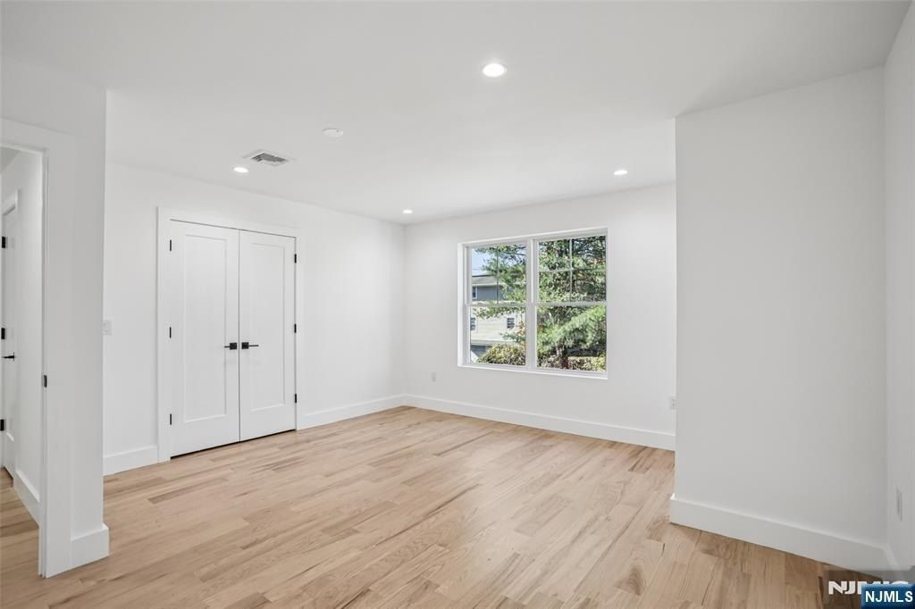 314 Lambert. Northvale, NJ 07647