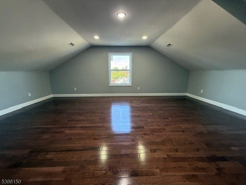 1552 Elaine Ter. Union, NJ 07083