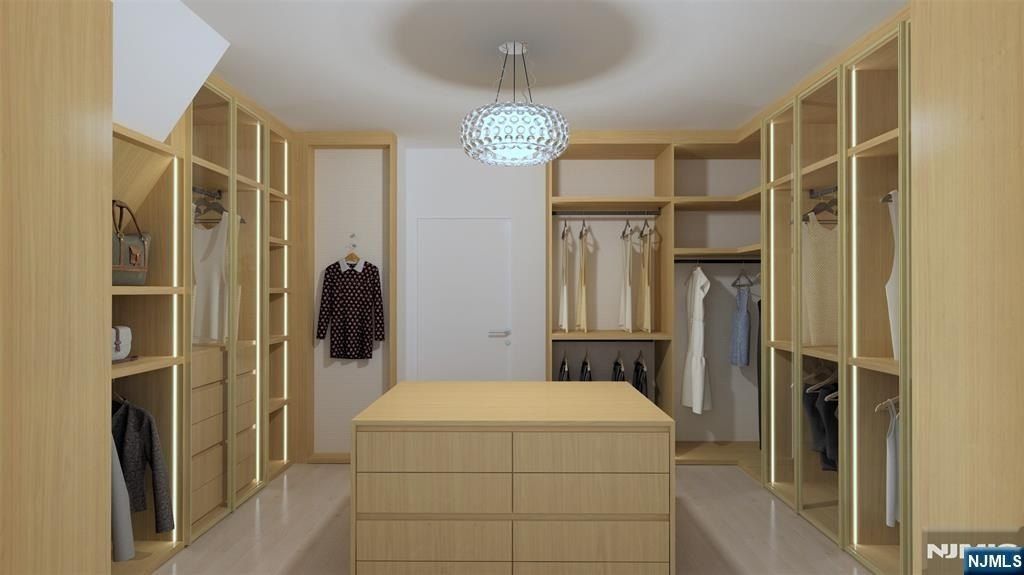 90 Essex Drive. Tenafly, NJ 07670