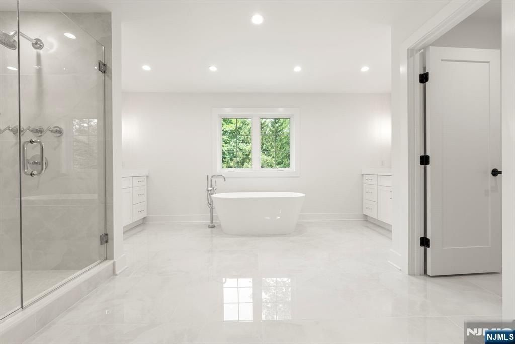 22 Northwood Avenue. Demarest, NJ 07627