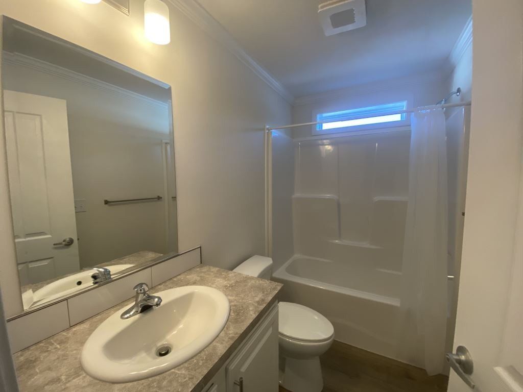 7 Raccoon Avenue. Whiting, NJ 08759