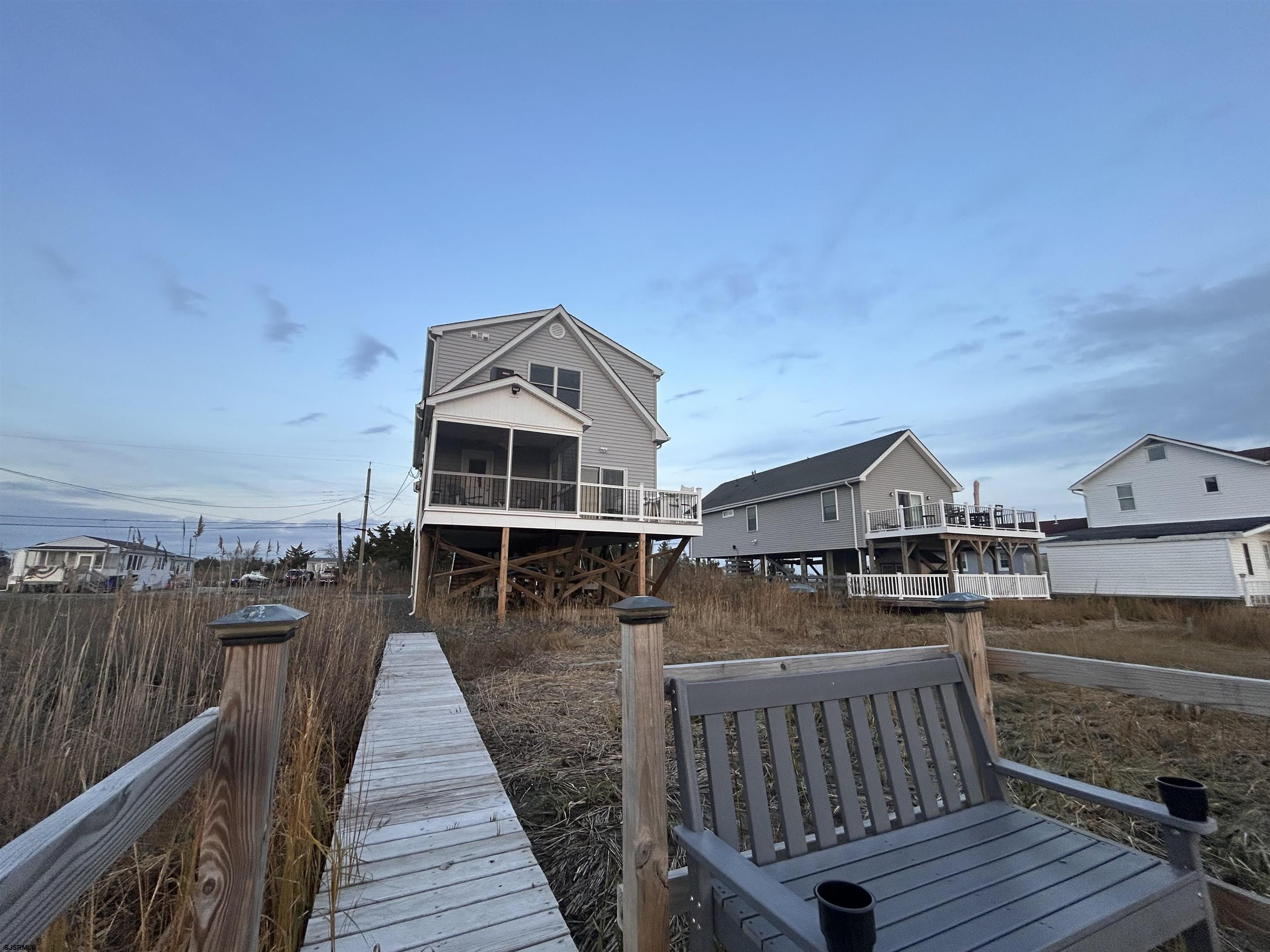 327 Oakland. Pleasantville, NJ 08232