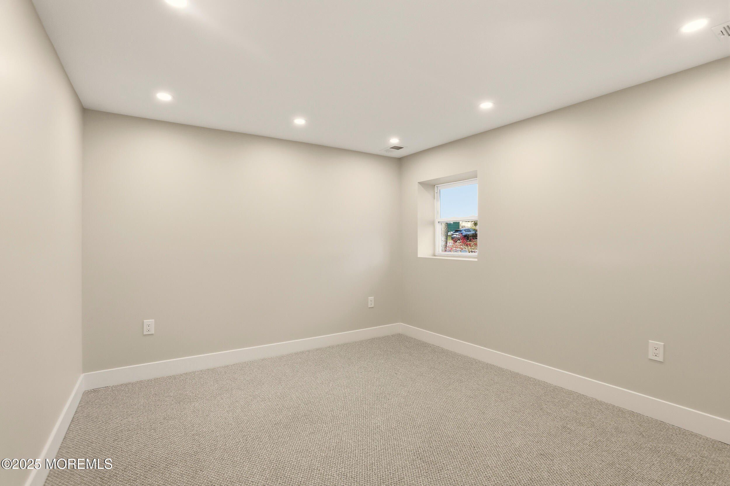 71 E Connecticut Concourse. Jackson, NJ 08527