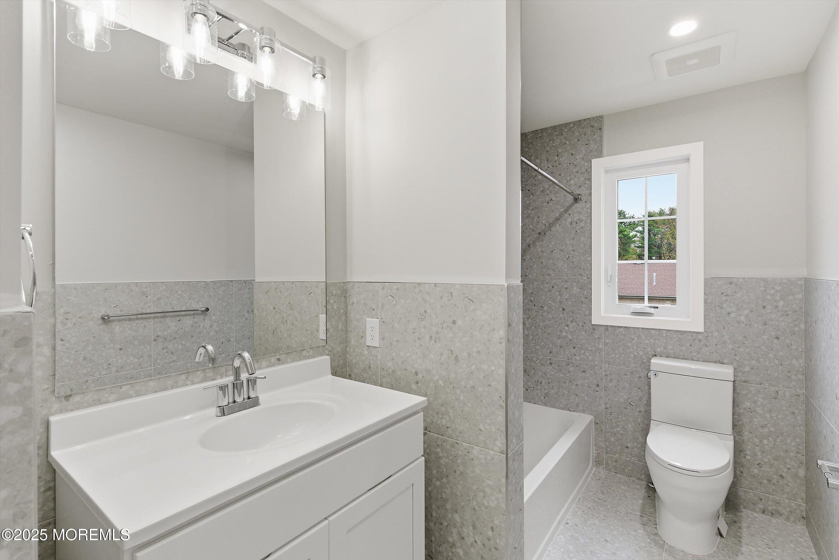 14 Blue River Way. Lakewood, NJ 08701