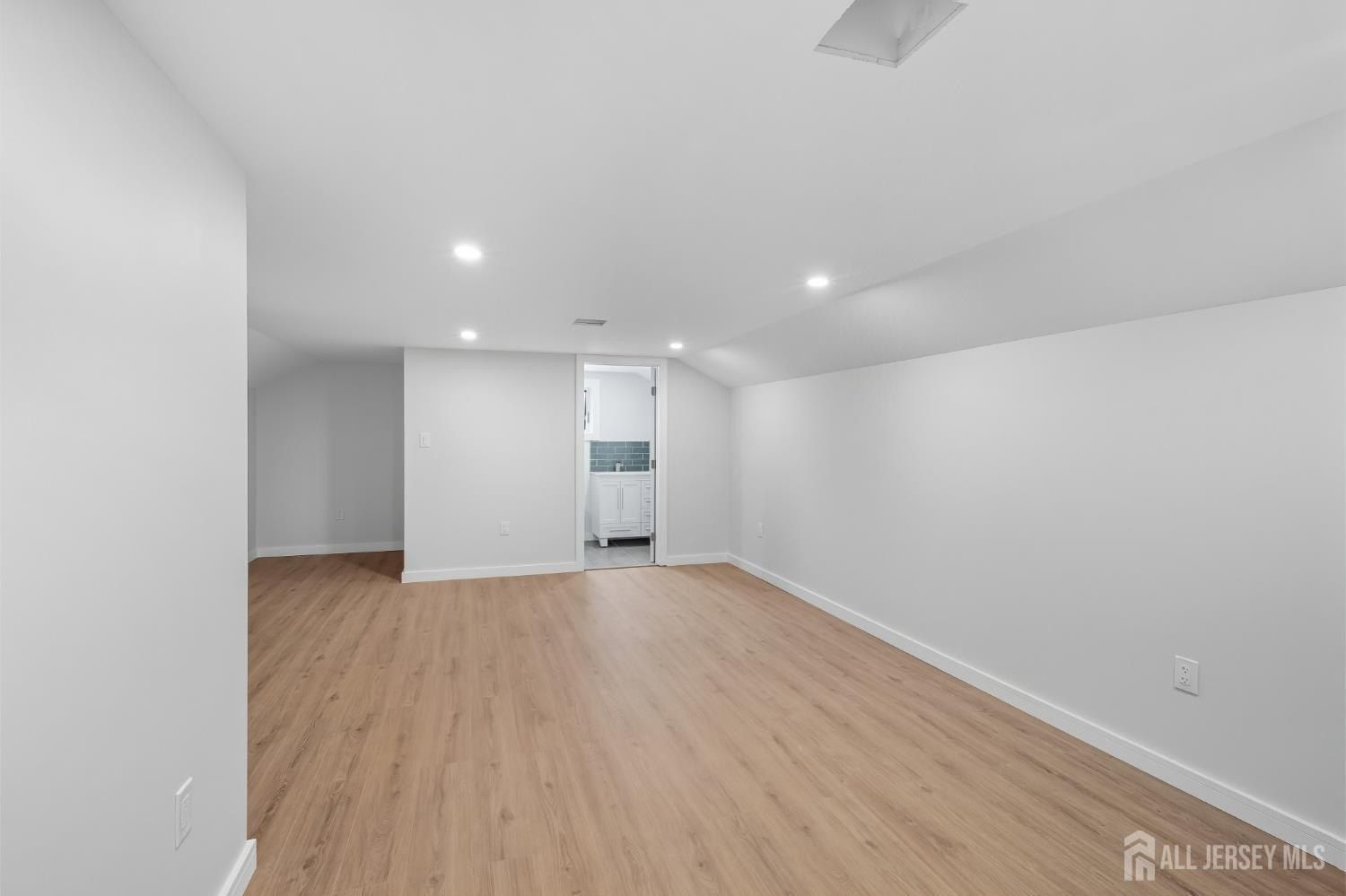 226 Washington Avenue. Milltown, NJ 08850