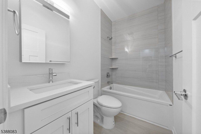 410 Morris Pl. Roselle, NJ 07203