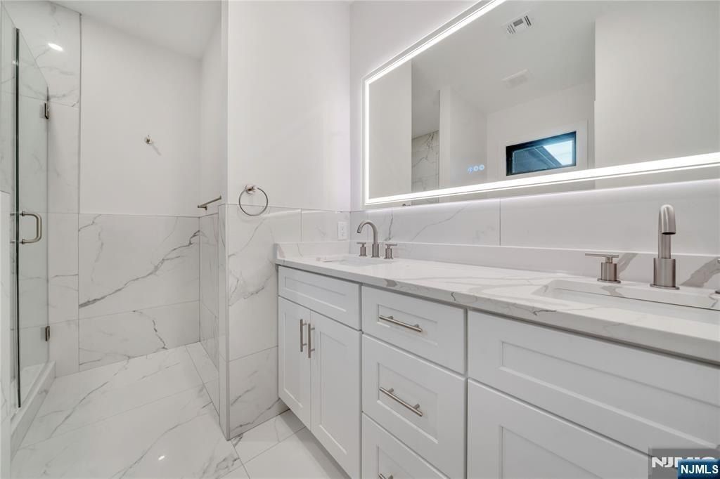 412 Tappan Road. Northvale, NJ 07647