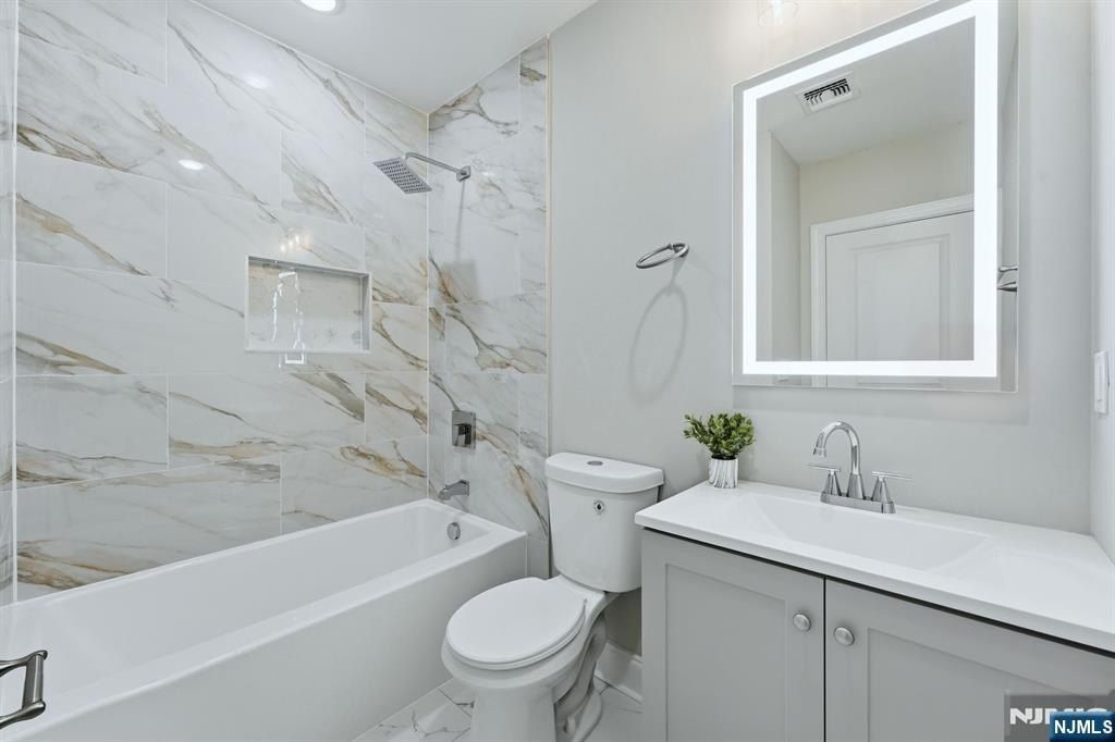 46 Eppirt Street. East Orange, NJ 07018