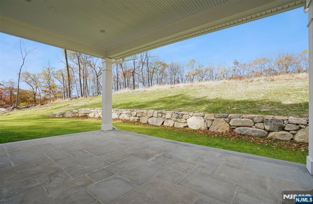 3 Bristol Ridge Road. Boonton Township, NJ 07005