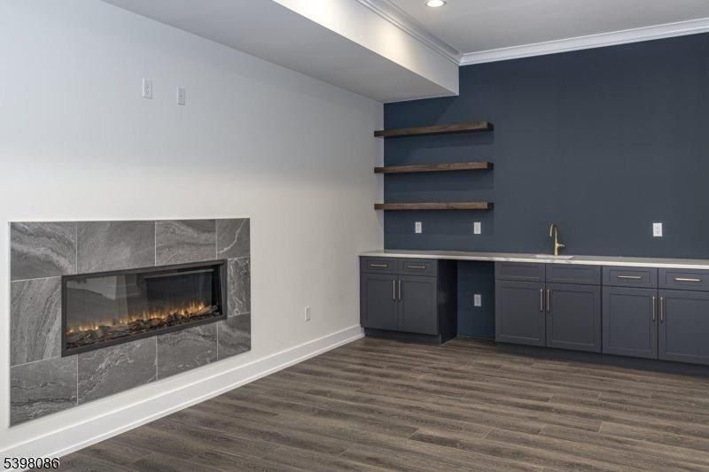 6 Harlow Pointe Cove. Dunellen, NJ 08812