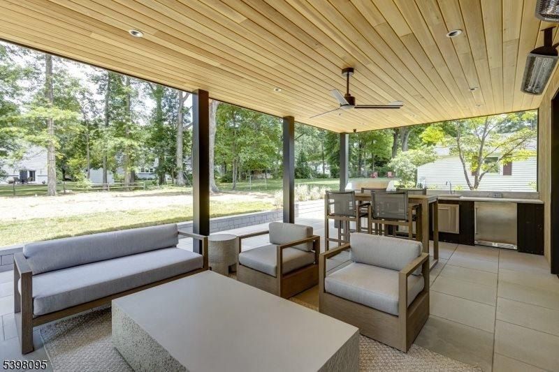 1 Juniper Pointe Trail. Dunellen, NJ 08812