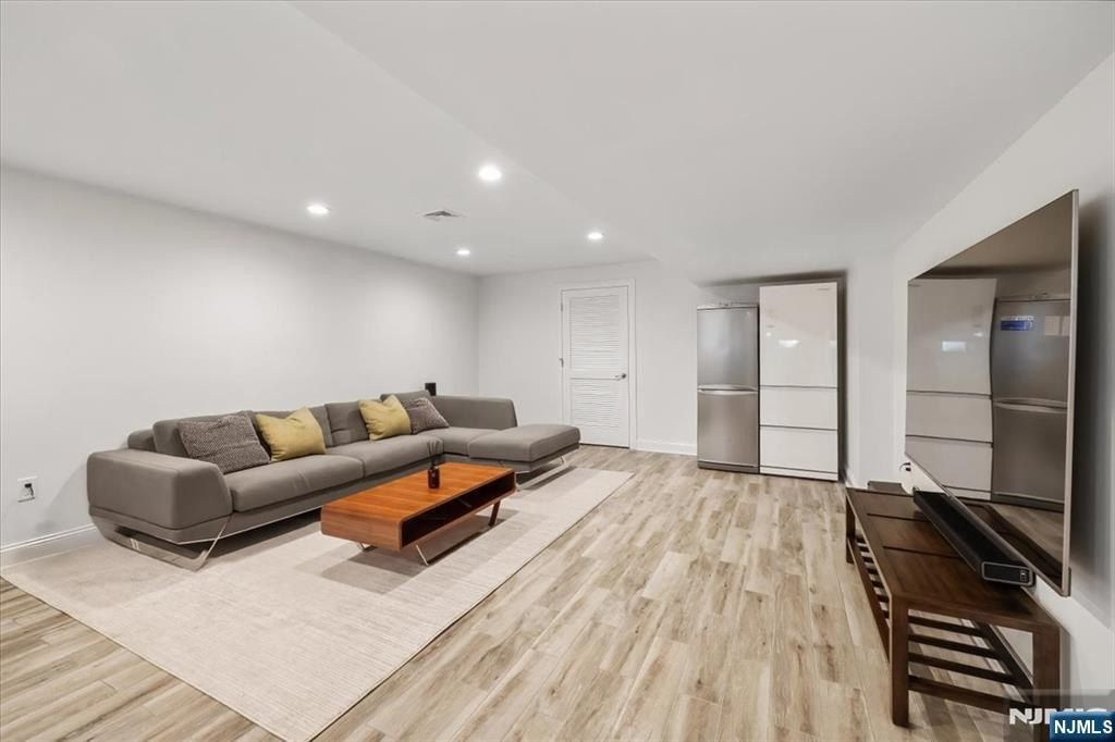 40 5Th Street. Cresskill, NJ 07626