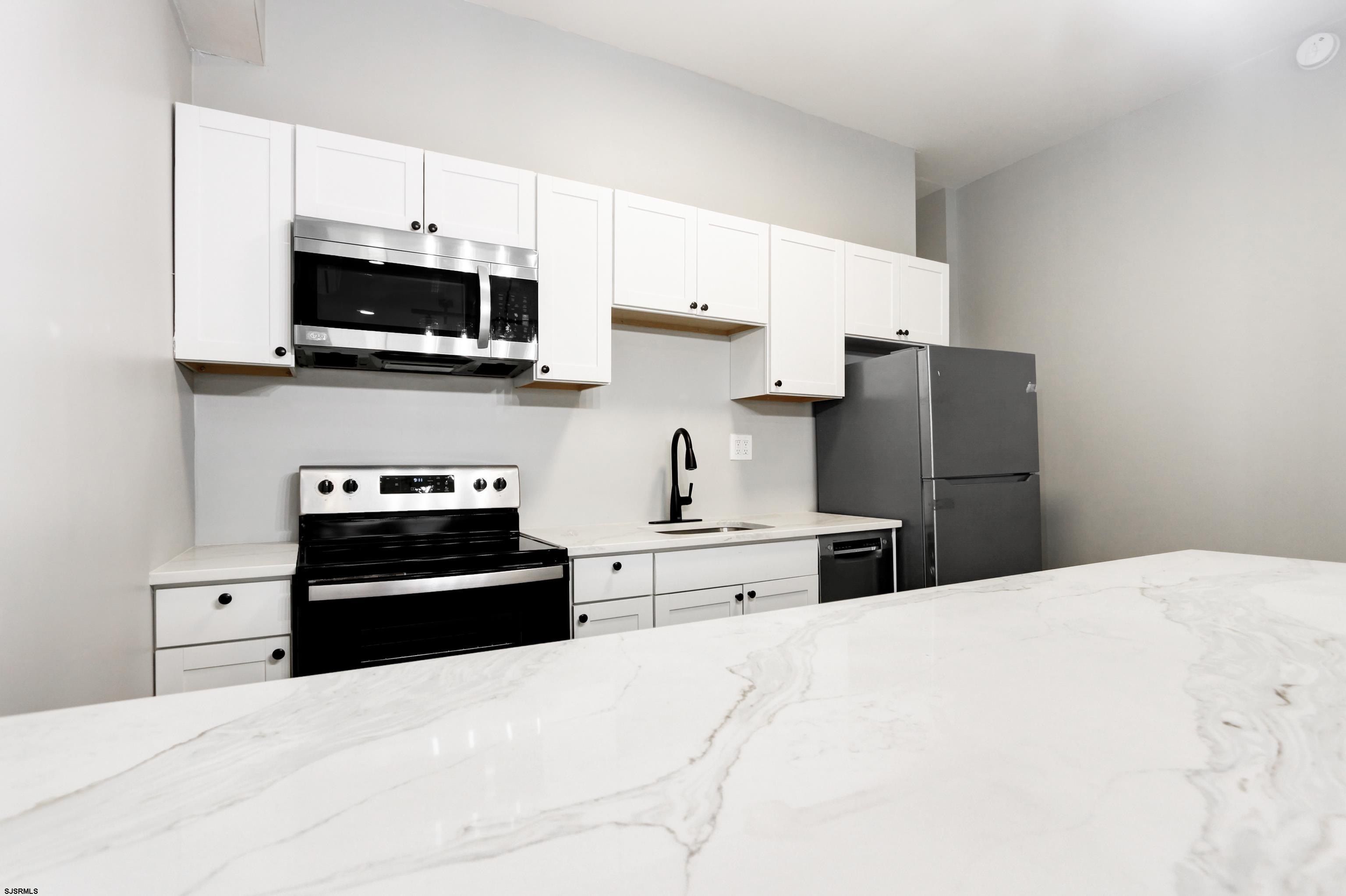 23 S Little Rock Ave. Ventnor, NJ 08406