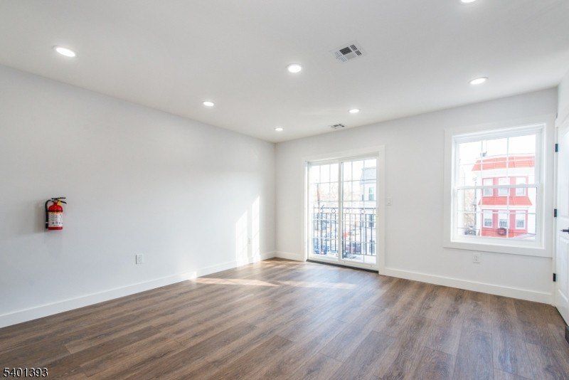 227 21St St. Irvington, NJ 07111