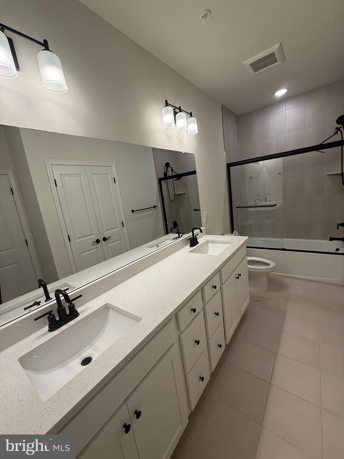 216 Lyla Lane Unit 216. New Brunswick, NJ 08901