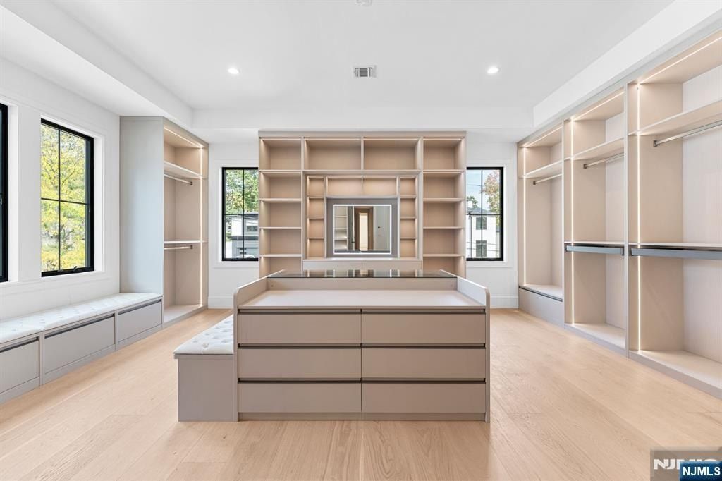 156 Stuart Street. Paramus, NJ 07652