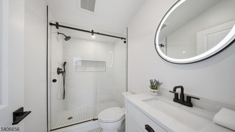 4 Hilltop Way. Essex Fells, NJ 07021