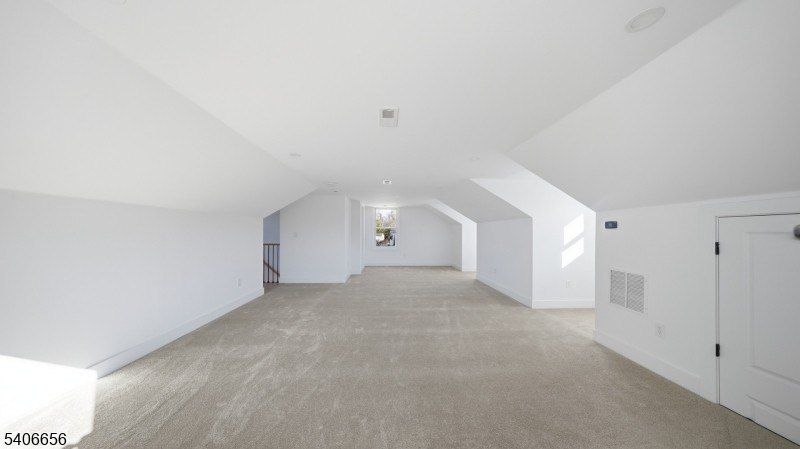 4 Hilltop Way. Essex Fells, NJ 07021