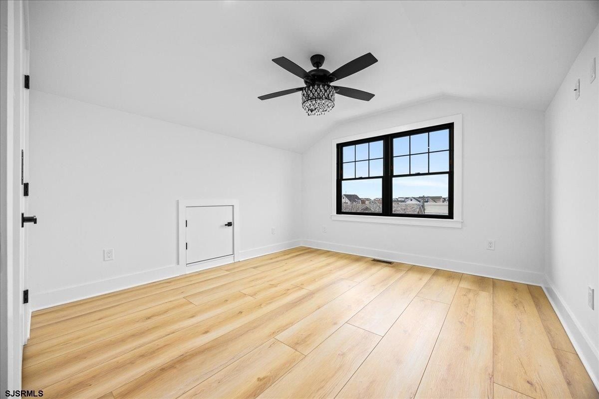 N Pembroke Ave. Margate, NJ 08402