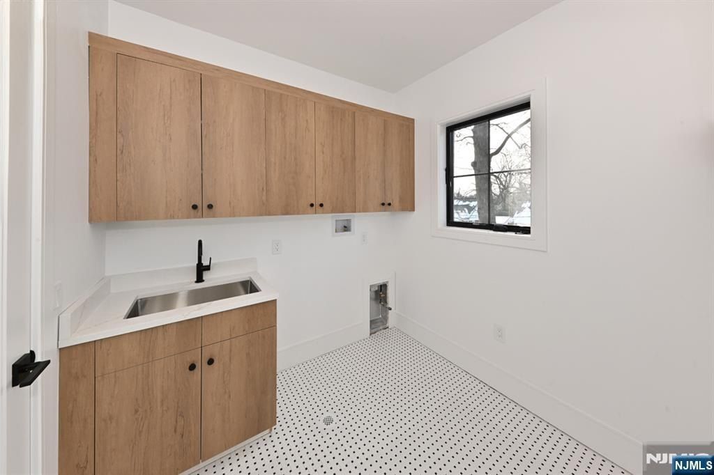 Monroe Avenue. River Edge, NJ 07661