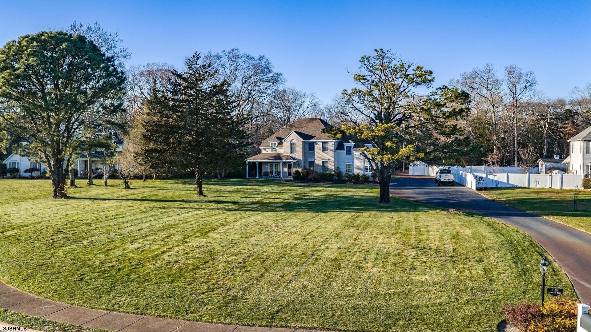 9 Deerfield Trail. Petersburg, NJ 08270