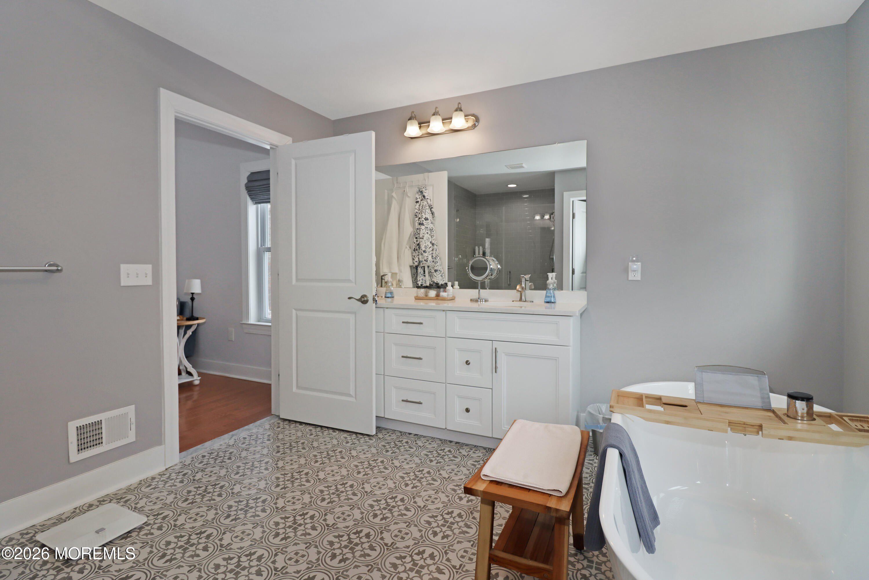 674 Dunedin Street. Toms River, NJ 08753