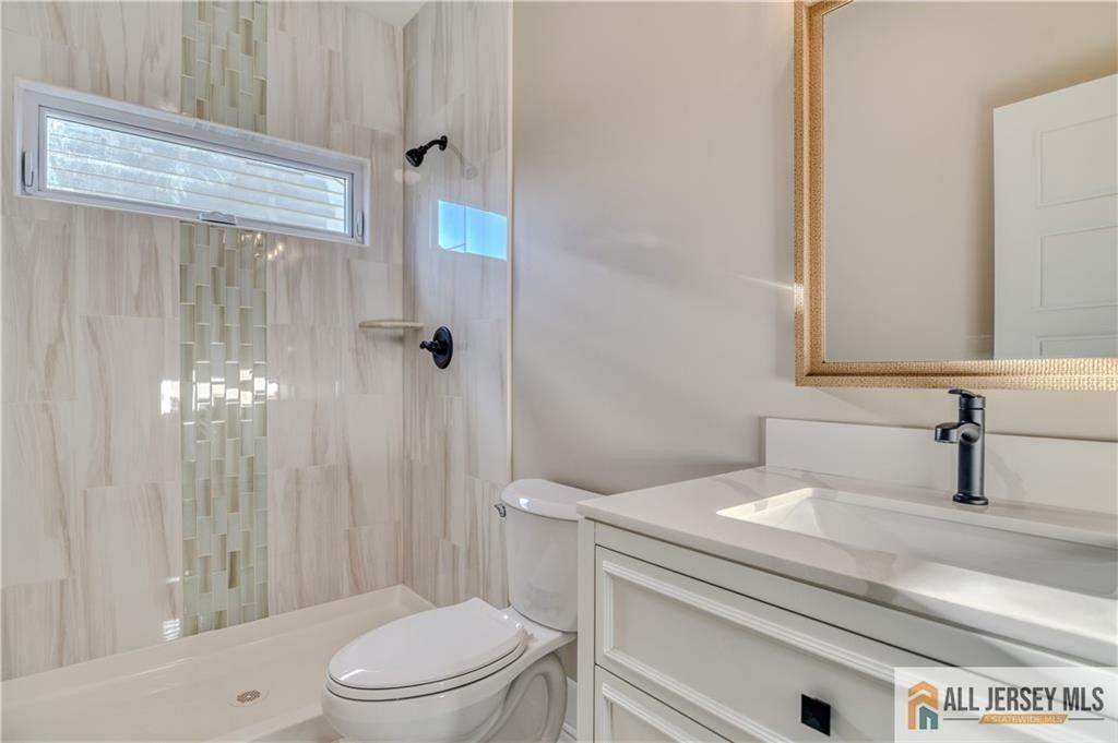 3 Lyons Street. South River, NJ 08882