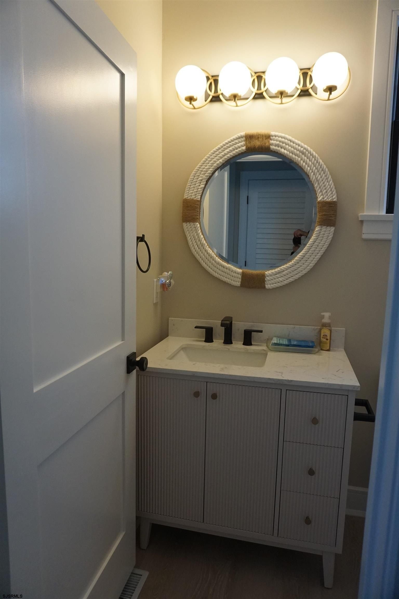 34 N Essex Ave Ave. Margate, NJ 08402