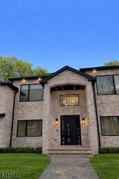 39 Billingsley Dr. Livingston, NJ 07039