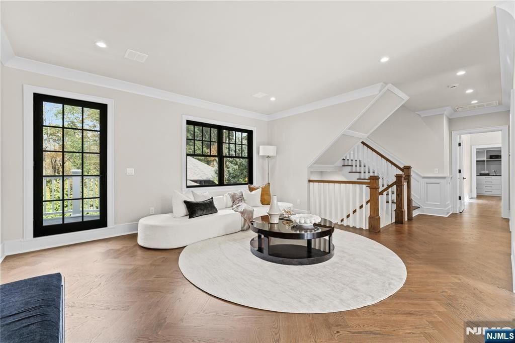 330 Hartshorn Drive. Short Hills, NJ 07078