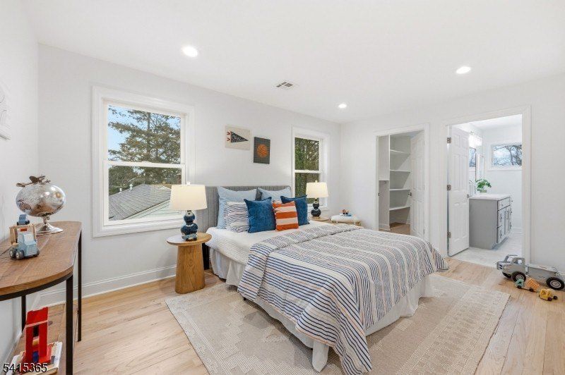 16 Stephen Street. Montclair, NJ 07042