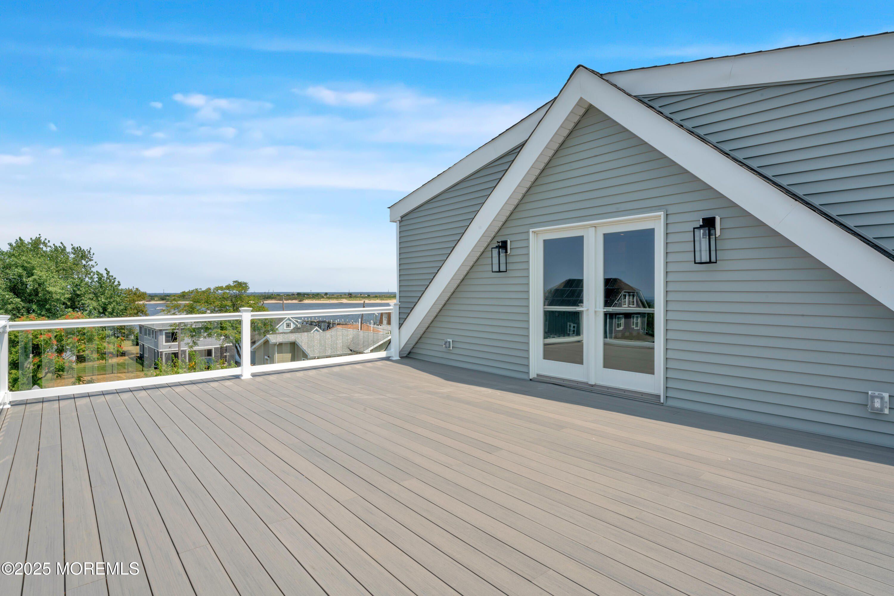 10 5Th Street. Highlands, NJ 07732