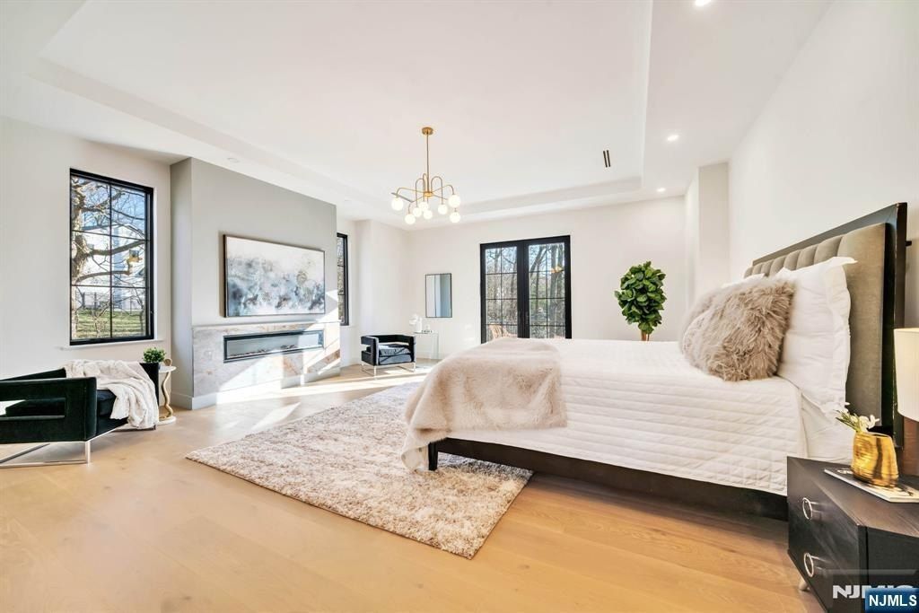 28 Ellens Way. Alpine, NJ 07620