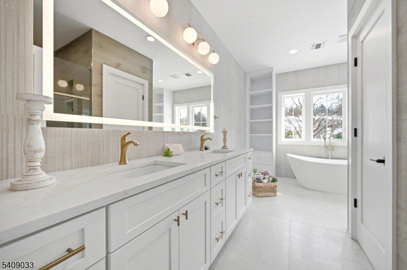 11 Homestead Ter. Livingston, NJ 07039