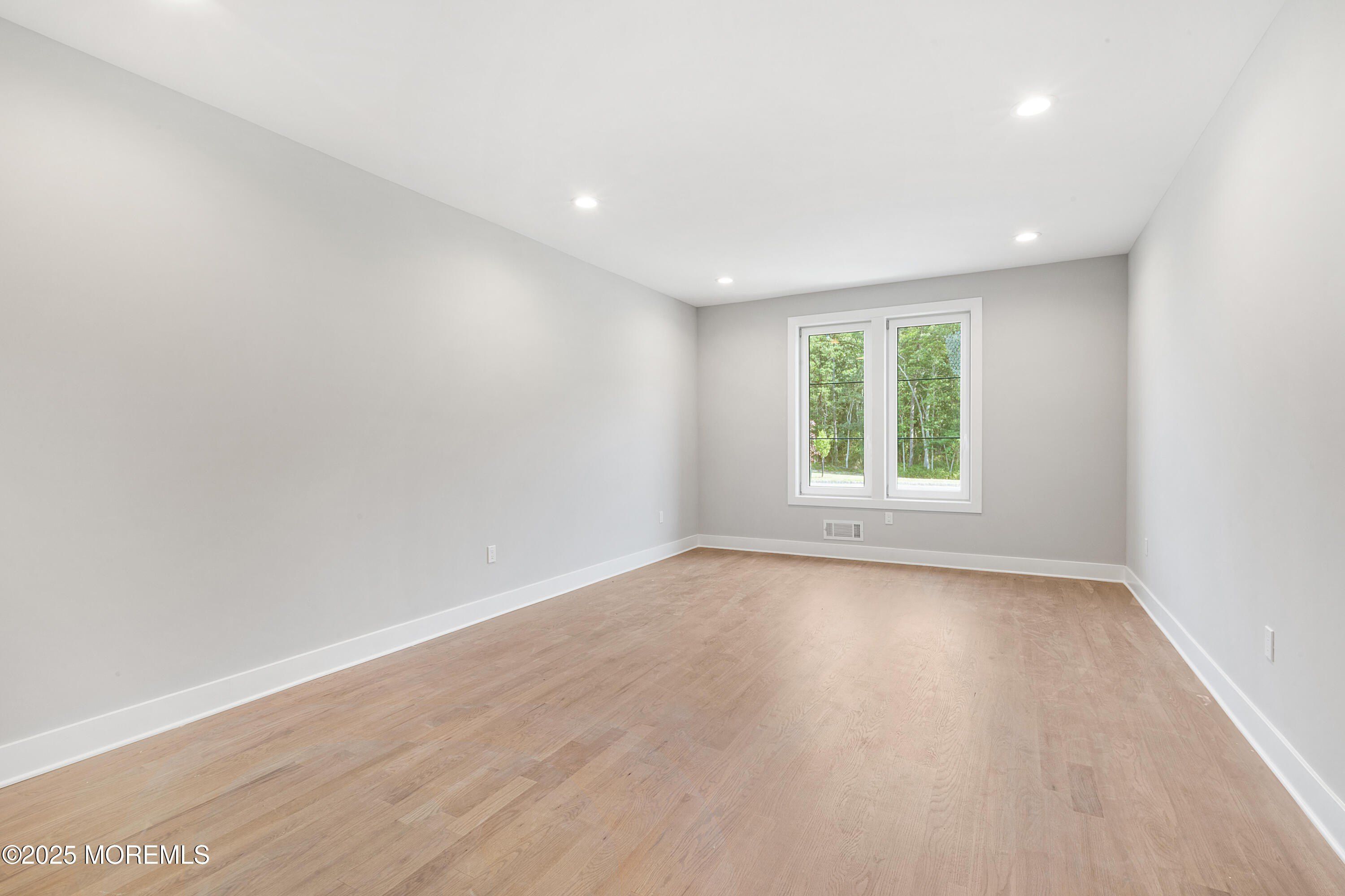 8 Haystack Court. Howell, NJ 07731