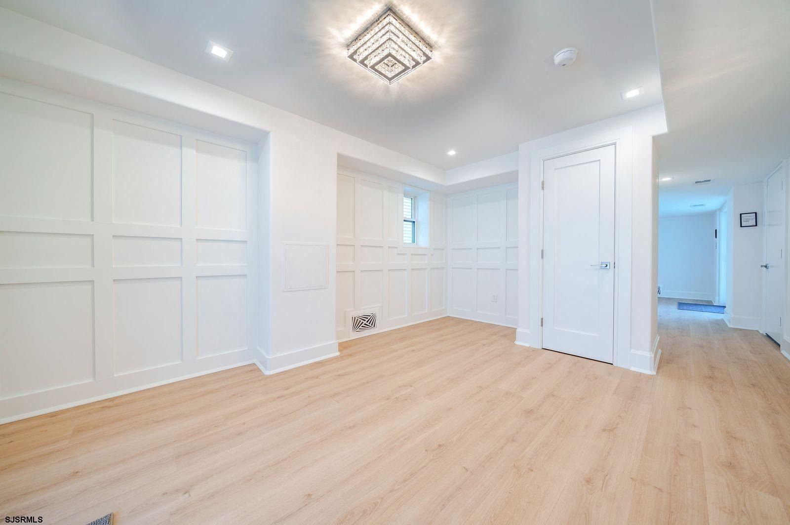 28 N Huntington Ave. Margate, NJ 08402