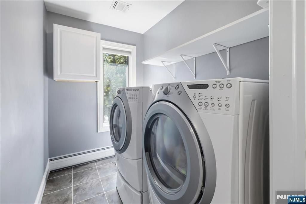 20 Bearbrook Drive. Woodcliff Lake, NJ 07677