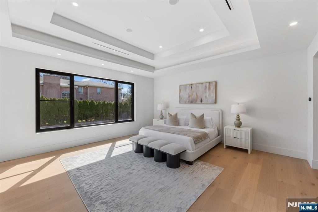 2 Maple Street. Englewood Cliffs, NJ 07632