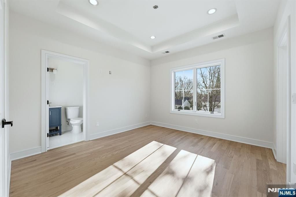 30 Grand Terrace. Livingston, NJ 07039