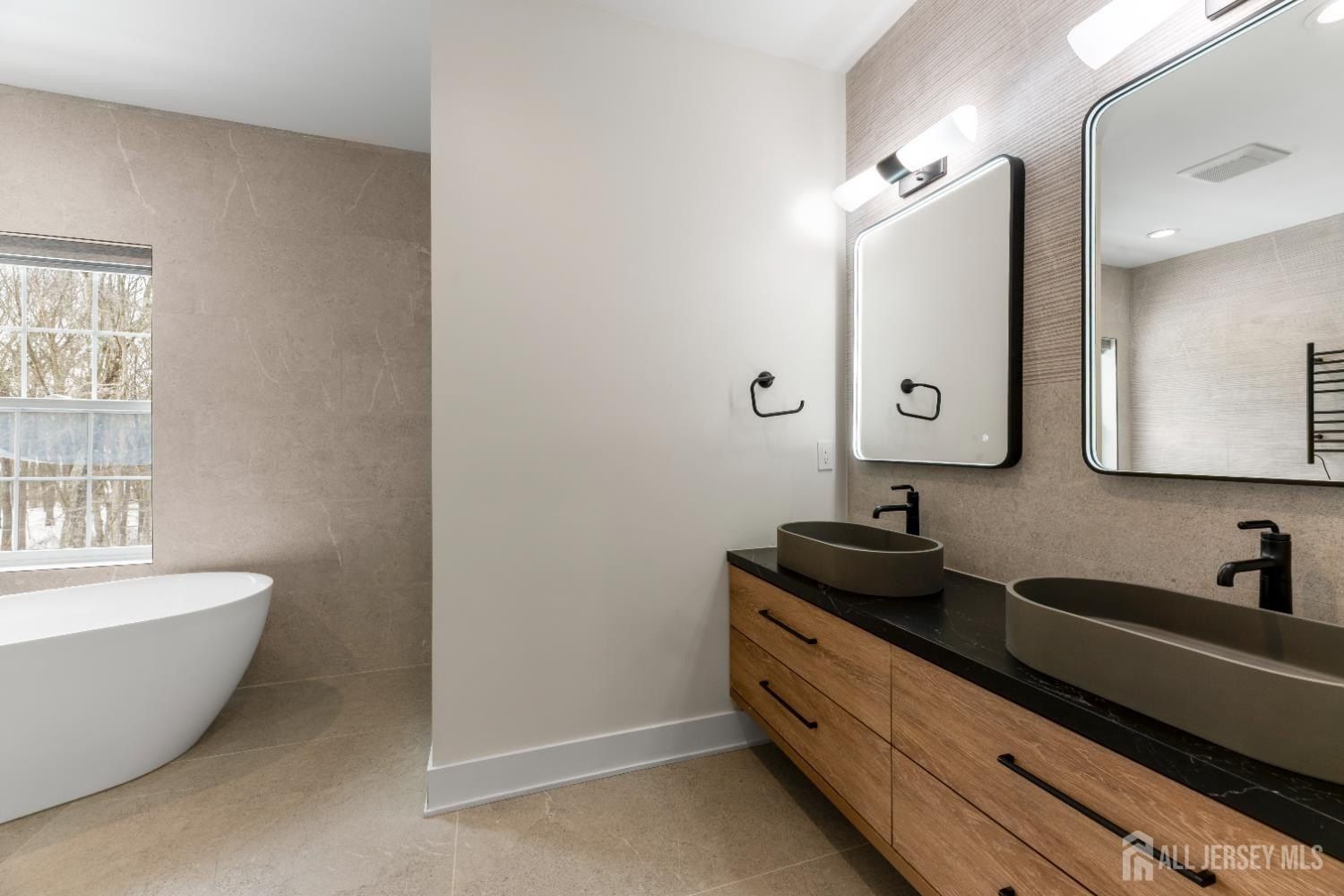 10 Winthrop Court. East Brunswick, NJ 08816