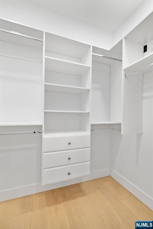 12 Meadow Court. Norwood, NJ 07648