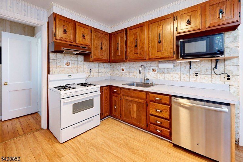 16 Tooker Ave. Springfield, NJ 07081